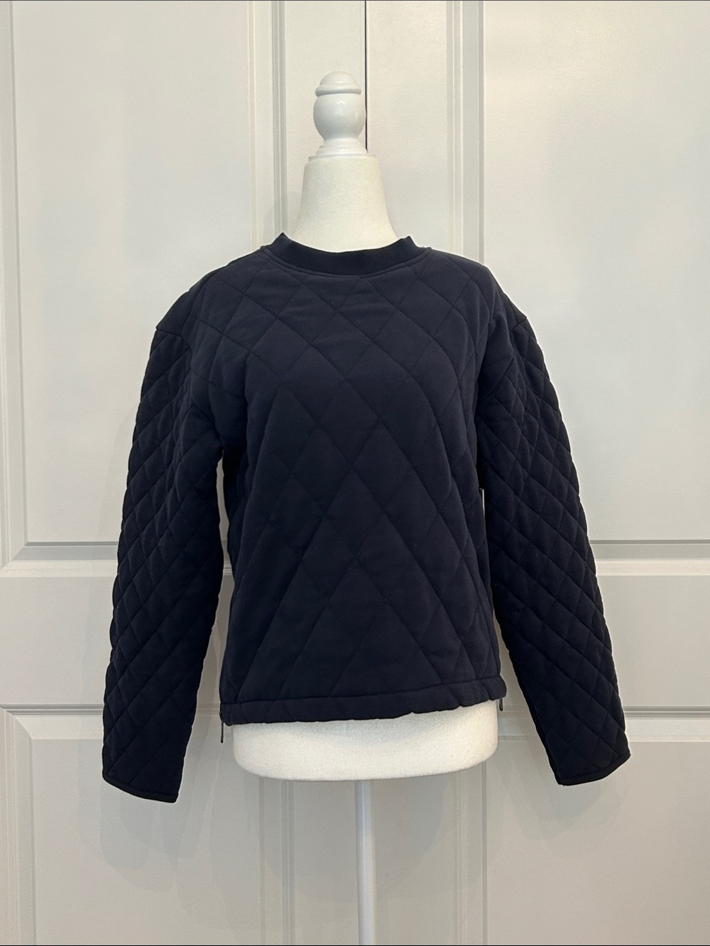 Athleta Navy Quilted Crewneck Sweatshirt
